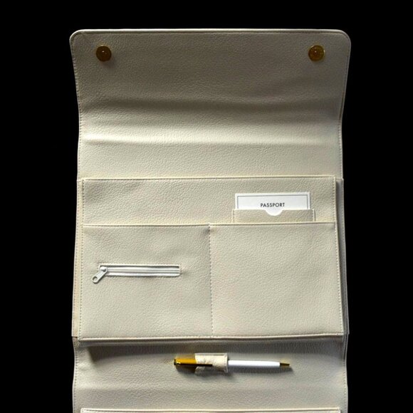 AC Tech Document Holder Portfolio Multiple Pockets Pen From Indigo Books & Music - Picture 3 of 6